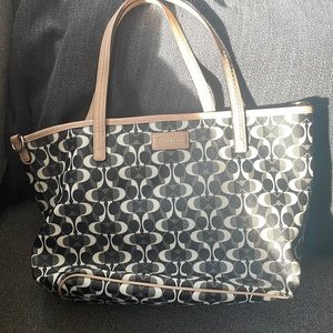Women’s Coach leather tote bag/ purse